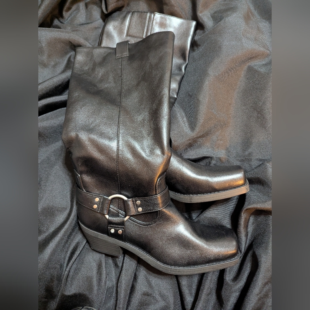 Black Leather Knee-High Black Boots